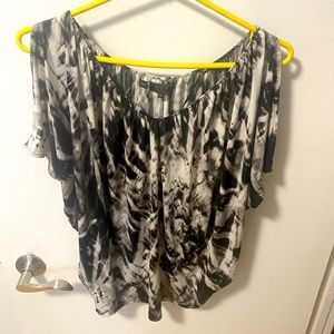 (Bundle 2/$30) GUESS top XS